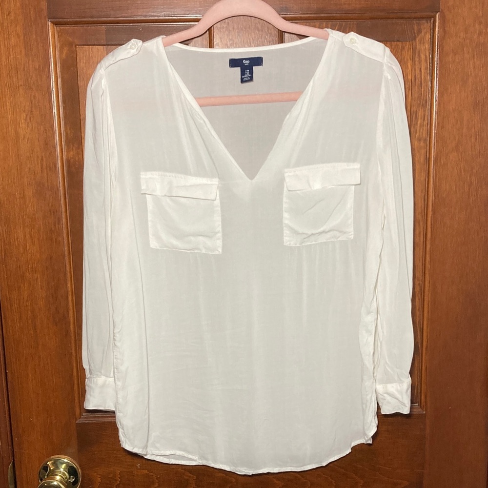 GAP Elegant White Flowy Women's Top Blouse Size Medium